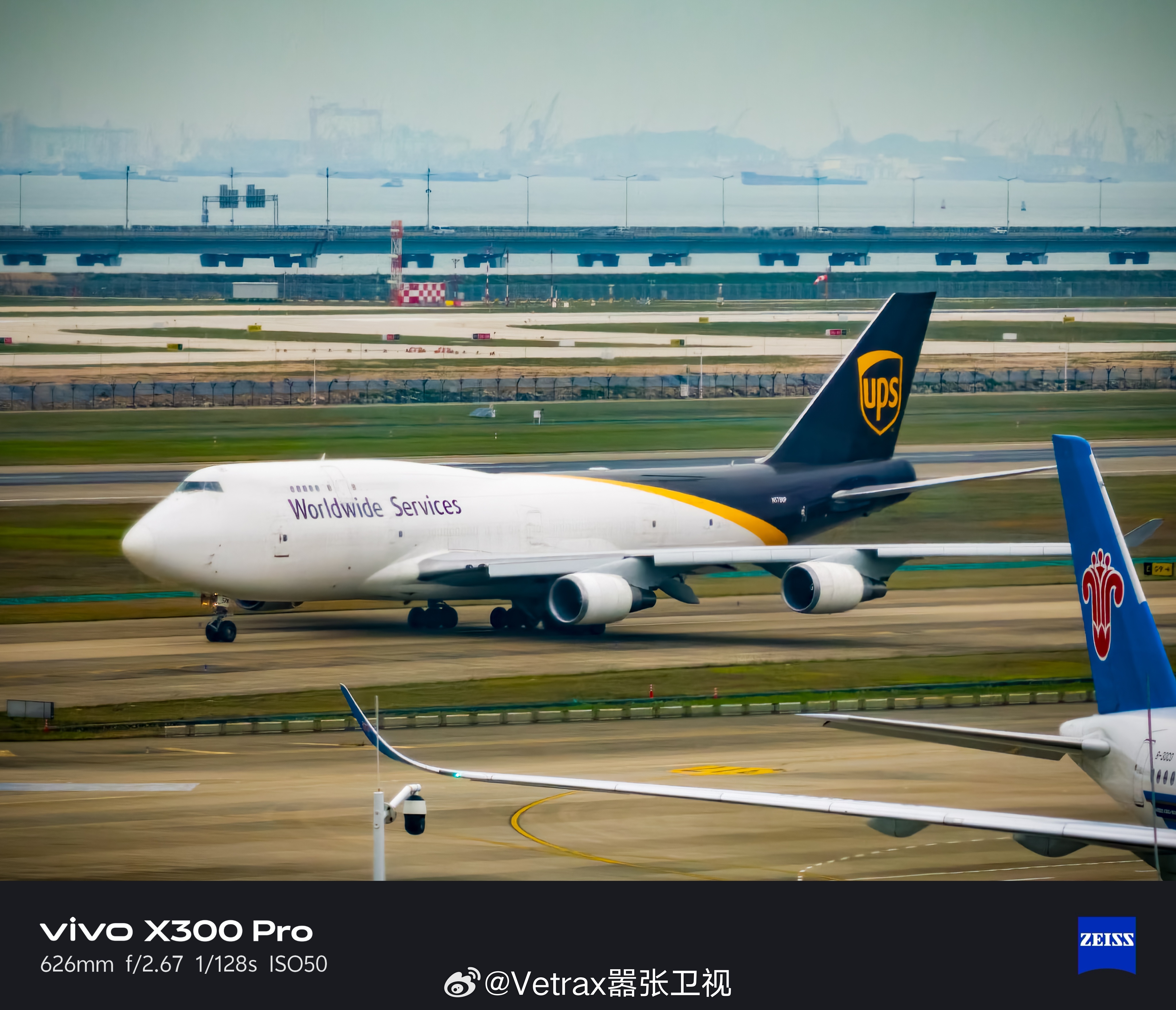 这酒店窗口挺适合拍飞机  深圳·深圳机场凯悦酒店