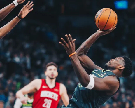 【保罗-加索尔：安东尼-爱德华兹，潜力无限，只差临门一脚🏀】近日，加索尔在节目