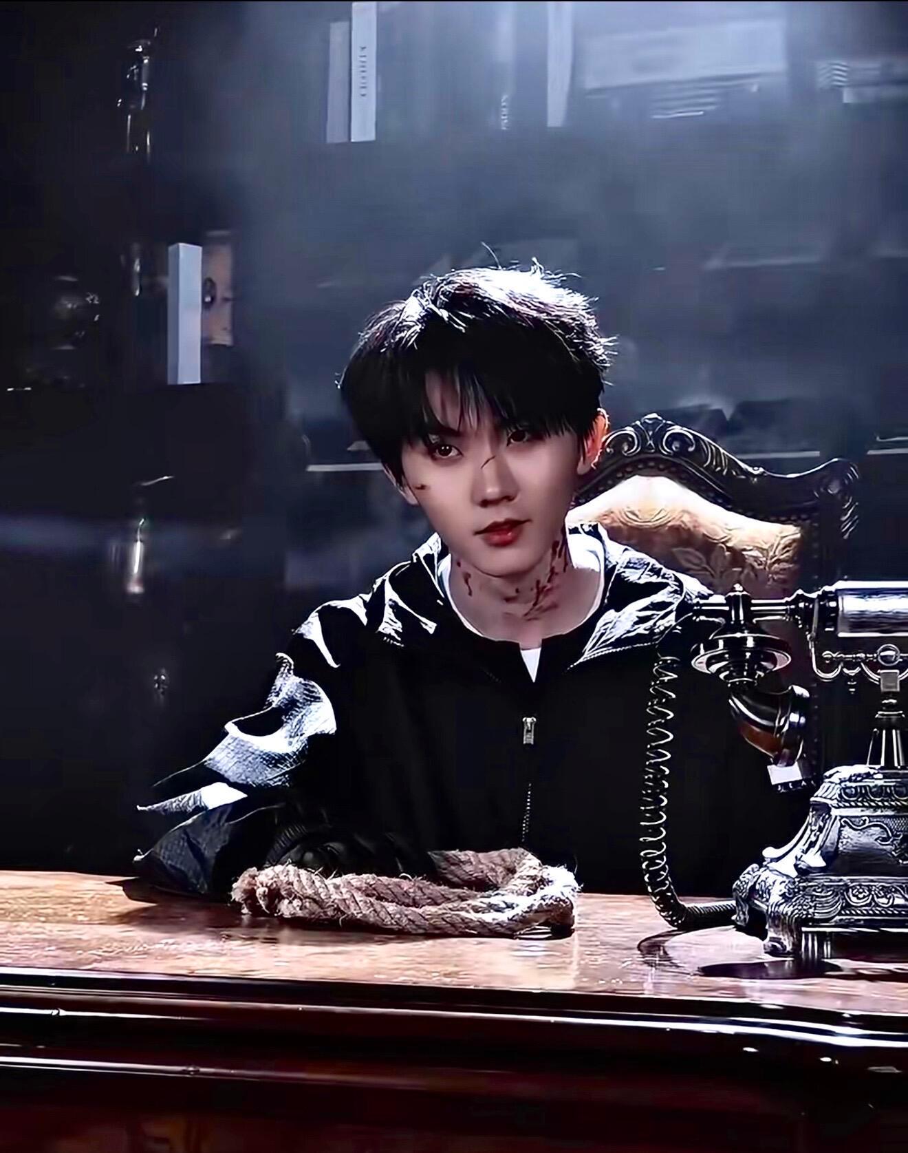 马嘉祺脚趾羞耻症马嘉祺一句“脚趾羞耻症”狠狠共鸣了！穿拖鞋出门像在裸奔，换上洞洞