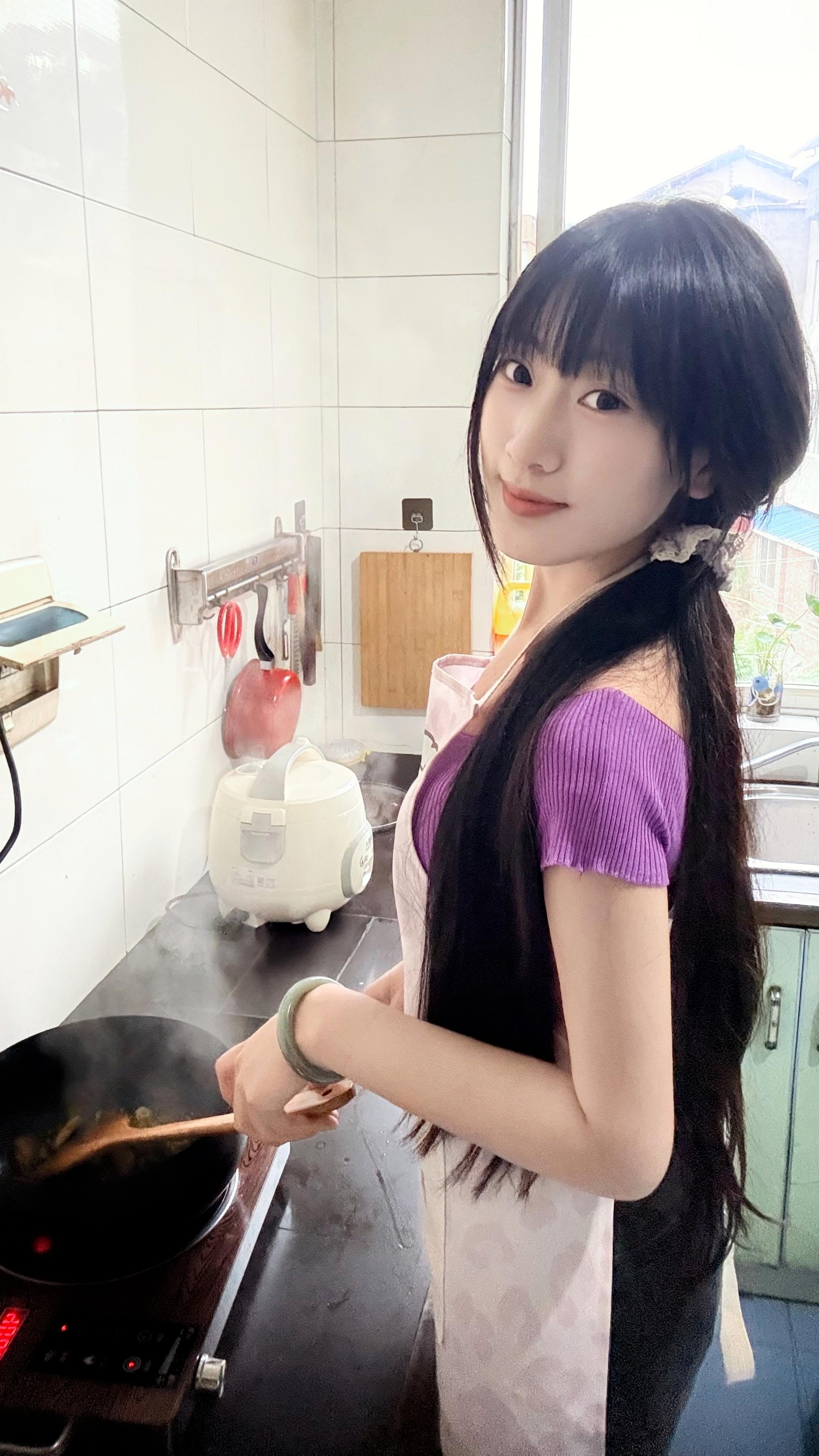 我做饭没那么难吃了    还来我家吃饭吗？
