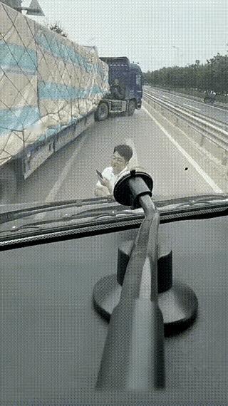这难道就是传说中的
斯文败类[捂脸]
