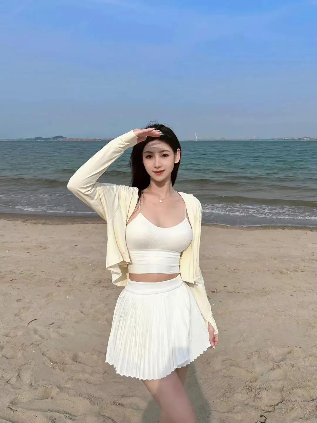 沙滩畔的清新少女
海边元气少女 沙滩白裙少女 沙滩海浪美少女 海滩活力少女 沙滩