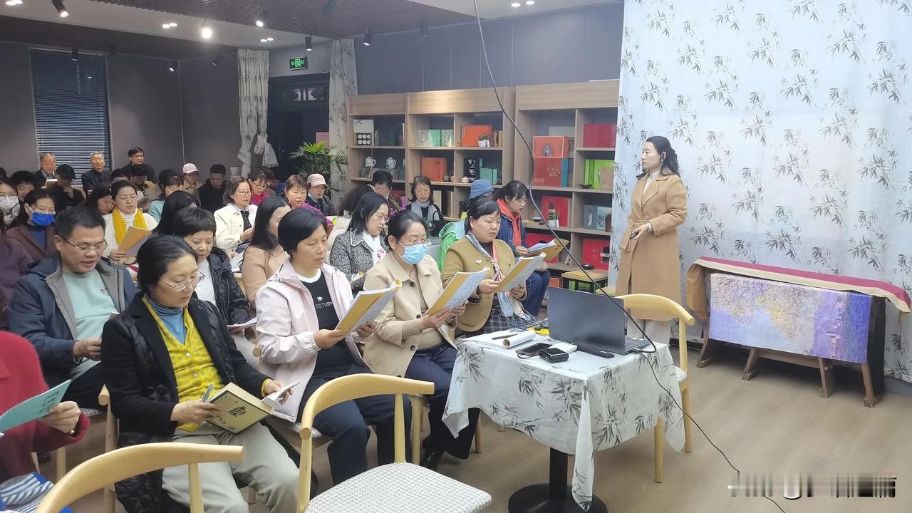 “成名每在穷苦日，败事多因得志时。”成功多从苦难中来，失败多因为得意忘形。深以为