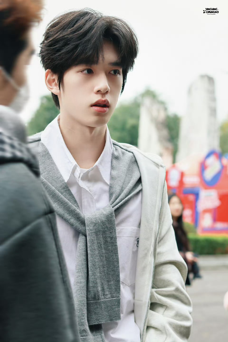 天呢今天TF四代的官俊臣去参加艺考了😮艺考顺利小官！！官俊臣参加艺考