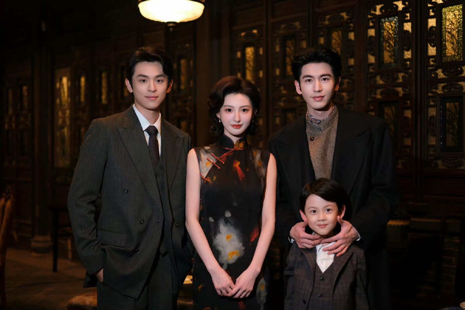 张凌赫剧里的儿子跟本人好像张凌赫剧里的孩子照着本人找的   哈哈啊哈张凌赫剧里的