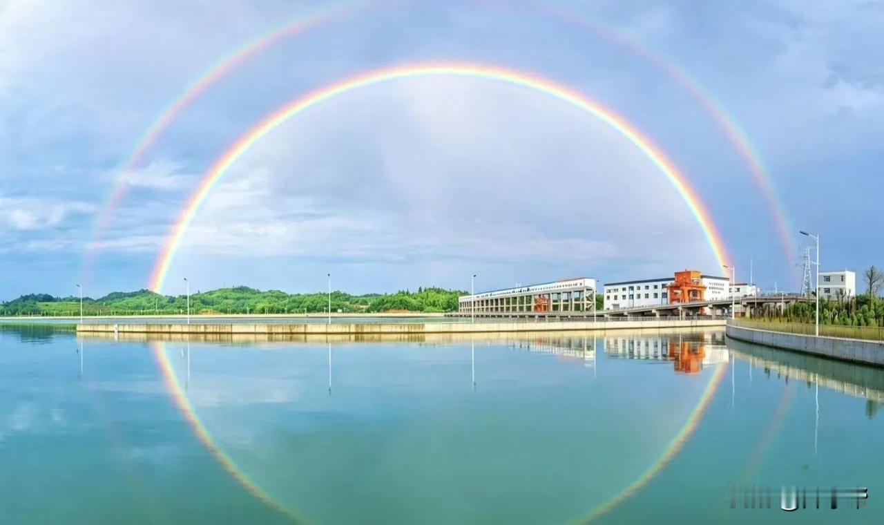雨后限定浪漫！彭山双彩虹上线，你拍到了吗？