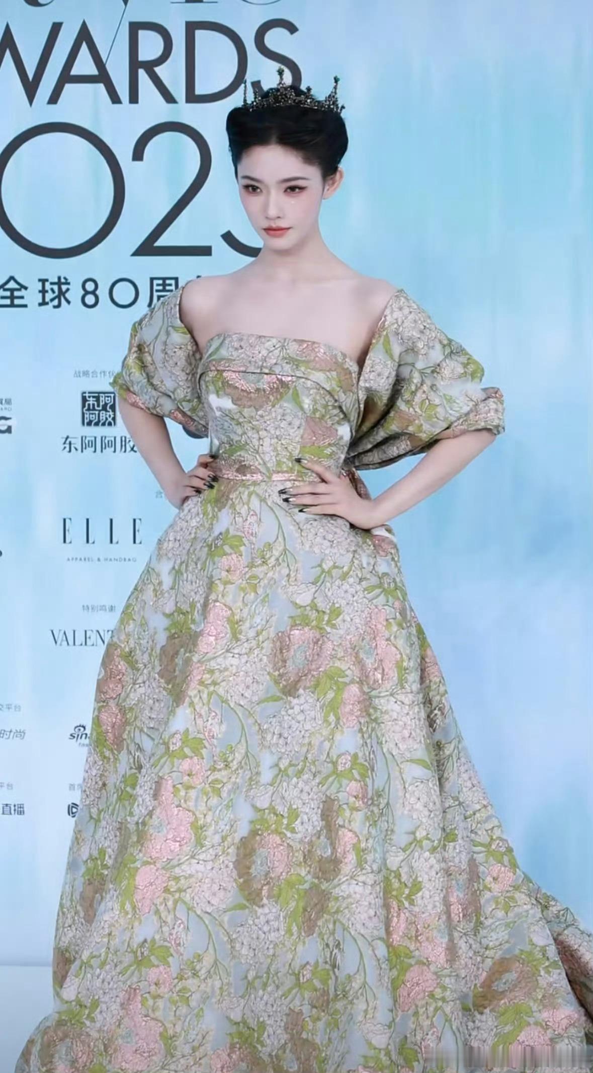 林允公主皇冠自带天生丽质的公主气质真的好美，好喜欢这样朴实无华的风格，不管看多少