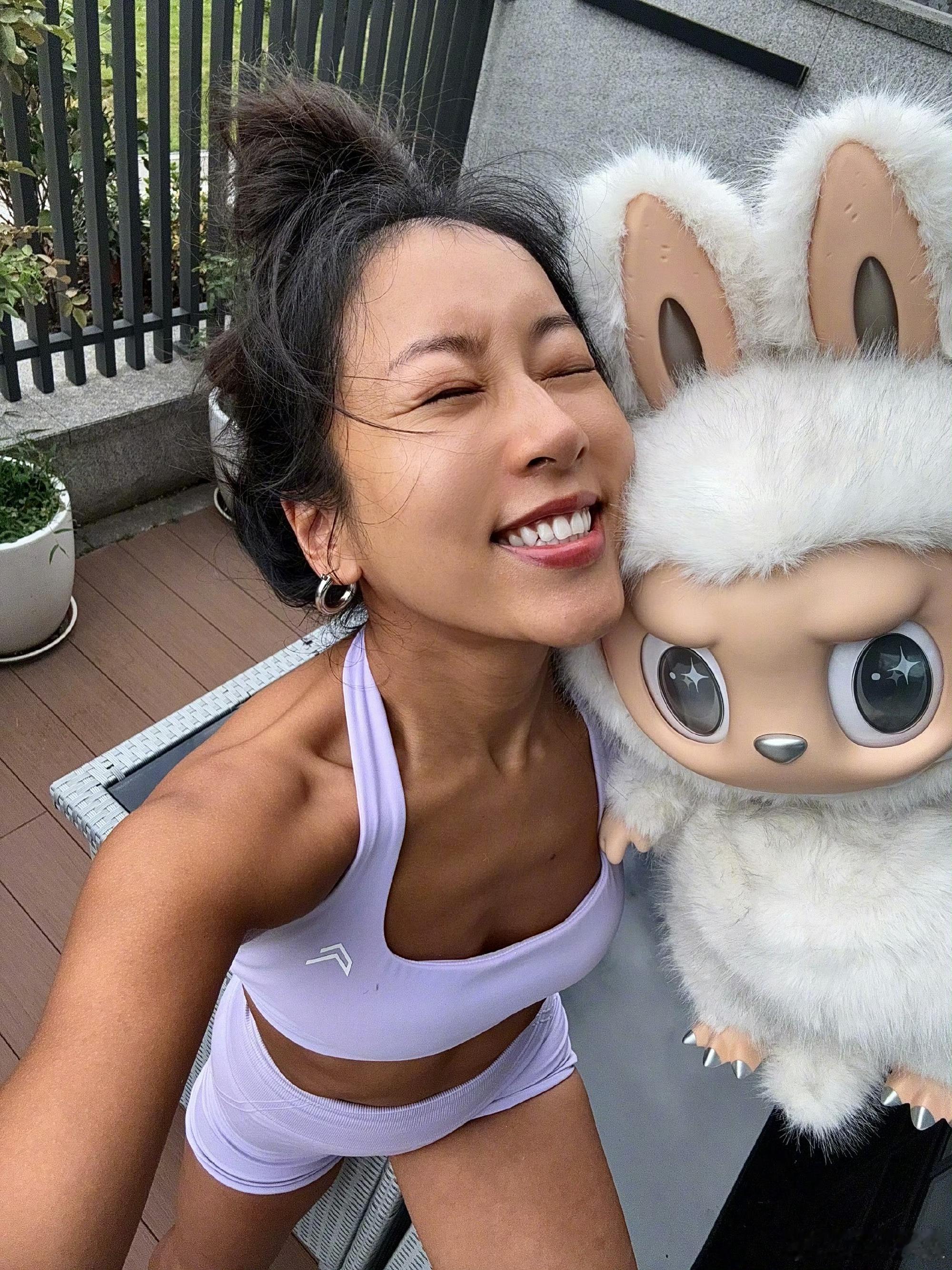 吉克隽逸因瘦不下去崩溃大哭对她的要求太高了吧，记忆中吉克隽逸一直都很瘦，很健康的