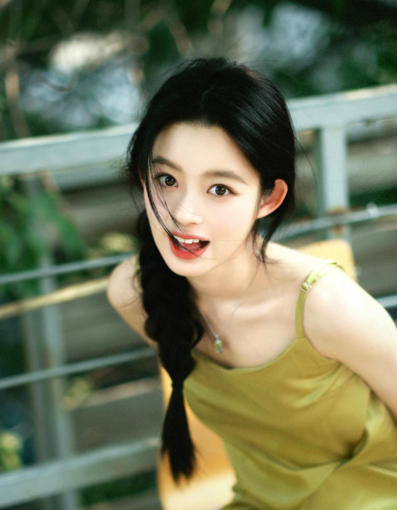 黄杨钿甜麻花辫胶片少女感封神