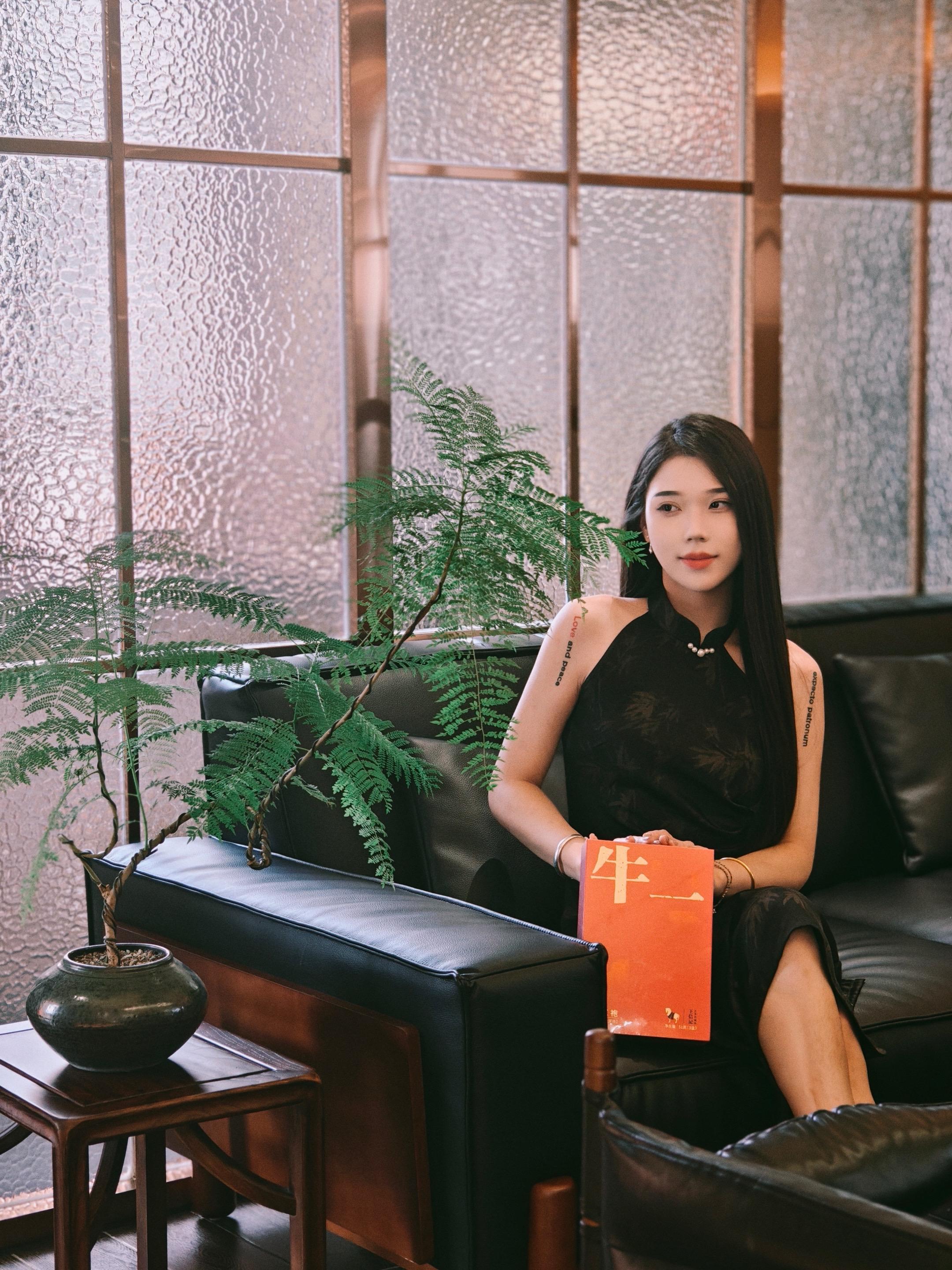 有幸为君泡一壶茶 愿君平安喜乐万事顺意。