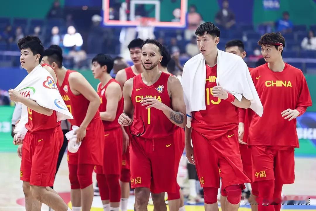 这是中国男篮第一次归化！

但结果，却不尽如人意！

我很纳闷的是，明明都想好要