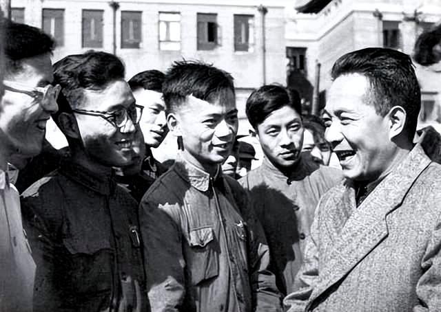陈丕显（1916—1995），福建上杭人，时任原上海市委第一书记 。1967年上