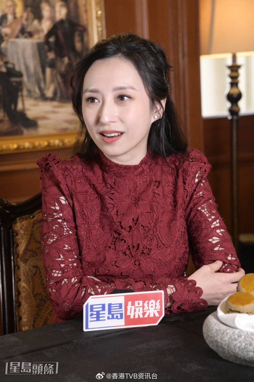 星岛：龚嘉欣公开理想爱情 靠“双向”努力 转型兼任主持 成为广告宠儿｜独家视后龚