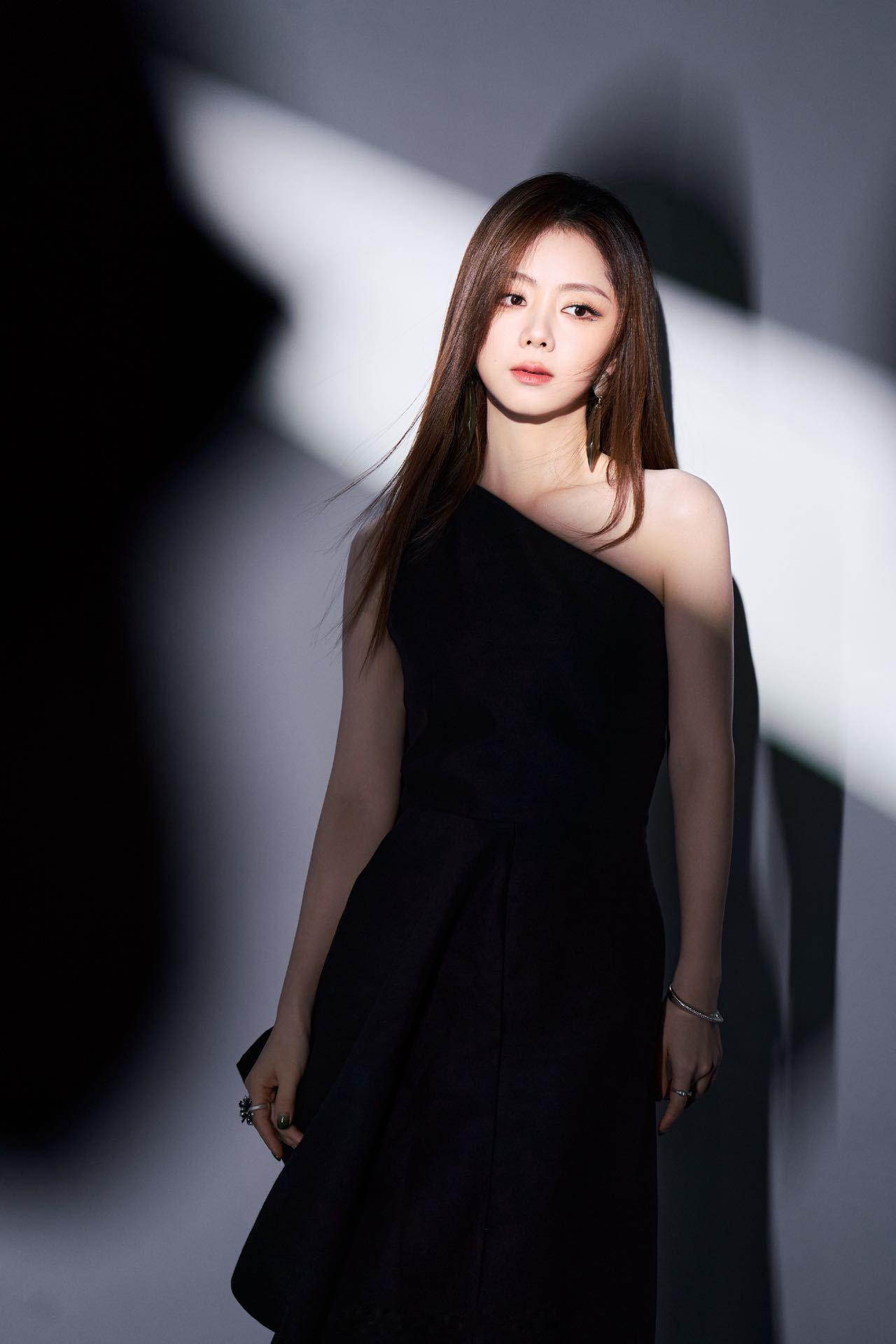 谭松韵谈起对歌曲小半的理解 谁没经历过暗恋里理智与情感的来回打架？谭松韵对《小半