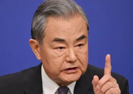 4月20号，韩国外交部出来说话了，明确说“中国外交部长王毅因为台湾问题推迟访韩”