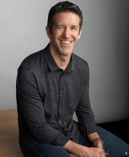 【苹果新CEO特努斯将上任，人工智能将成为其任期内的首要任务】人工智能成苹果新C