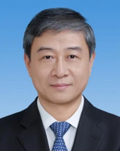 重庆市委常委马震已辞去重庆市副市长职务，因为他早就是市委组织部部长了。
7月31