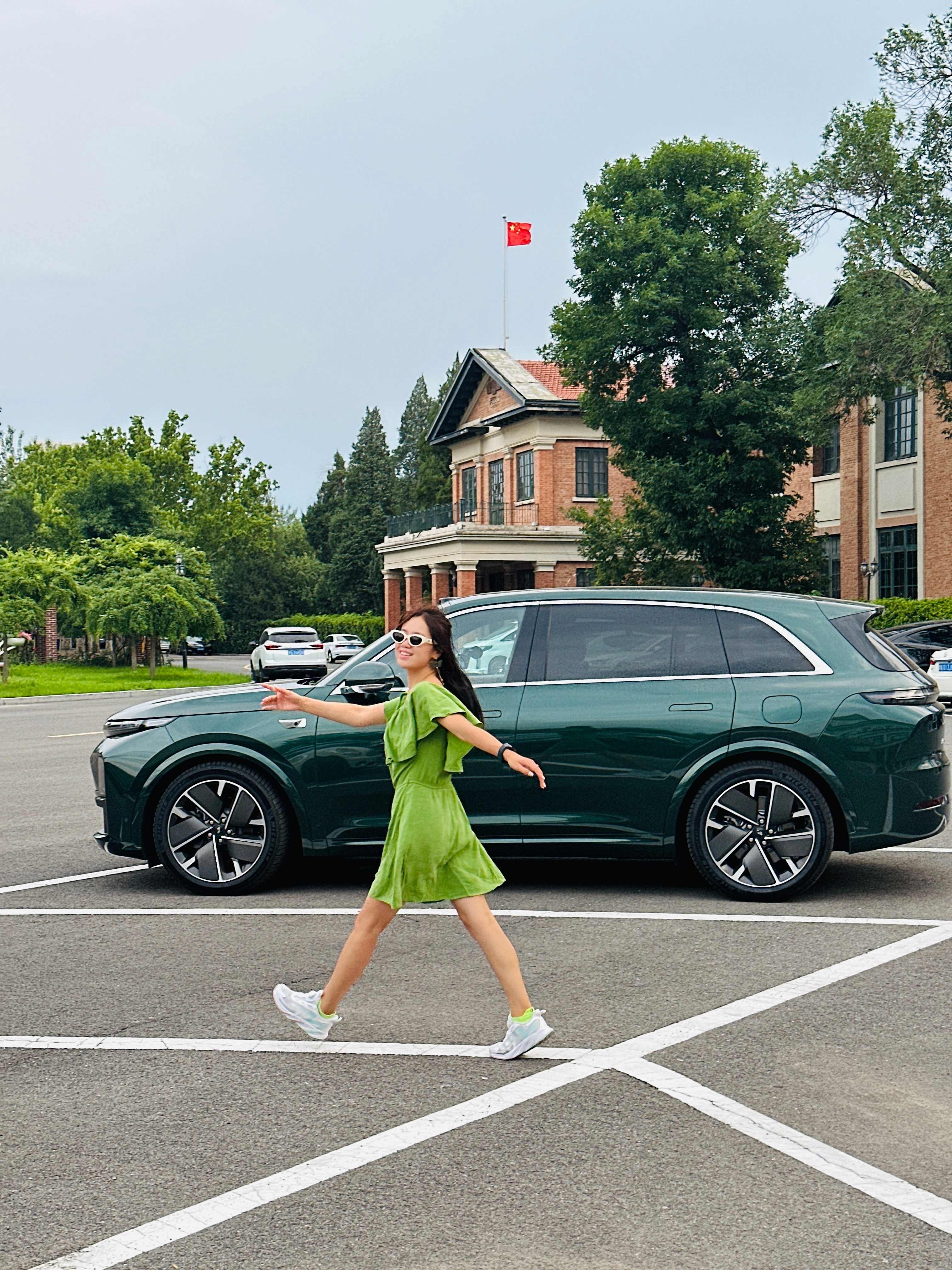 看到理想汽车2025年10月的交付数据，最直接的感受是：它正处在一个充满活力与挑