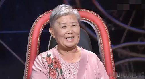 山东1母亲脑出血瘫了，她对儿子说：儿，我想去大理。儿子一口回绝：太远了，去不了。