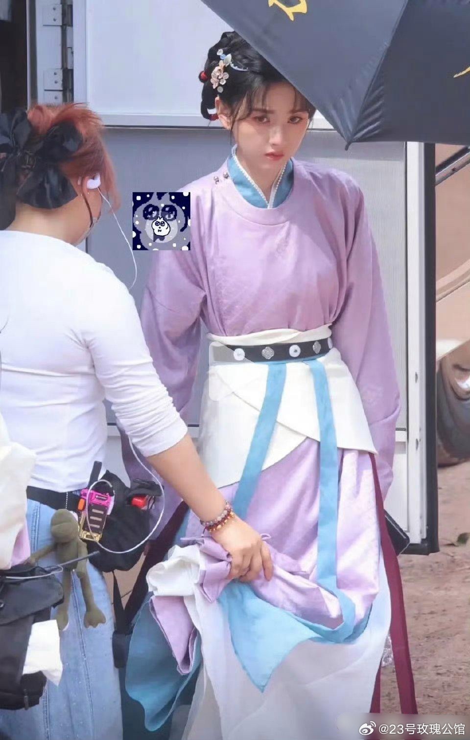 鹅脸还是蛮少女的 