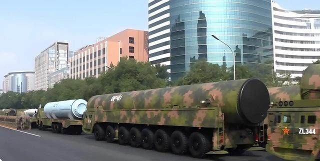 日本真敢碰中国？算清三笔账就知道：打美国输不起，碰俄罗斯没底气，为何偏偏盯着中国