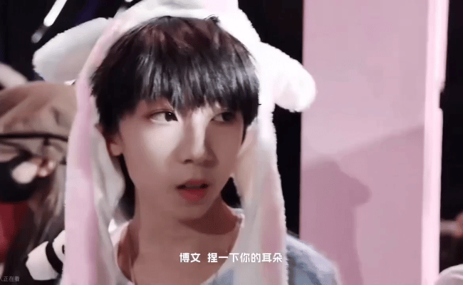 谢谢你送给我的帽子可我本来就有耳朵呀 ​​​