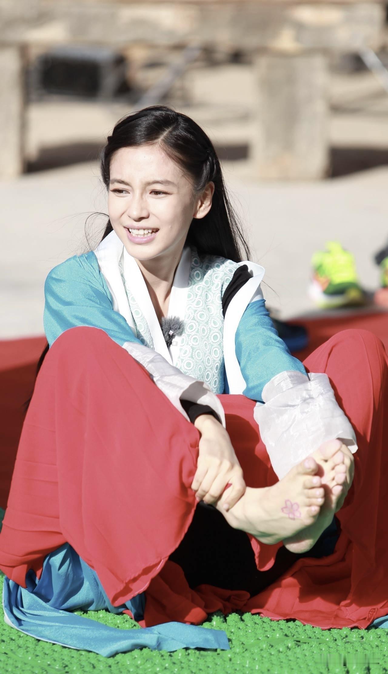 Angelababy ，足够美