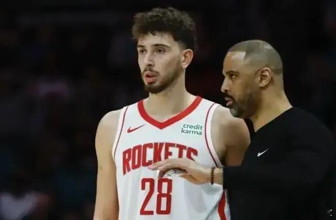 23年不是倒在东决了嘛，被当时吉米和马丁超神状态给拿下了。马祖拉打的都是现代篮球