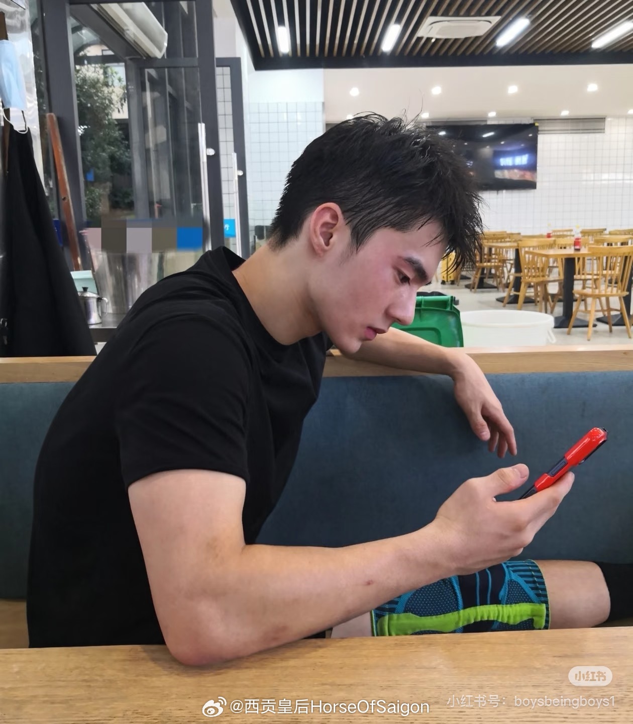 高二网红帅哥的捞男黑历史 ​​​
