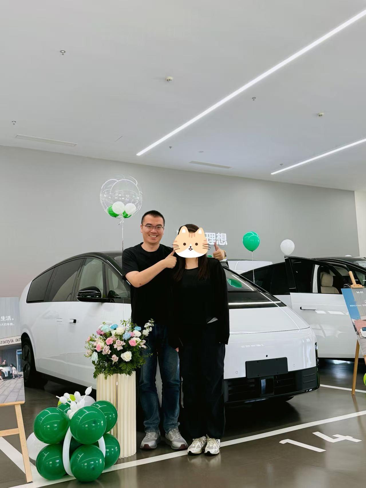 谢谢大家的关心～我跟男哥的5年之约已到，该换我回家带娃了，也终于可以带着我的理想