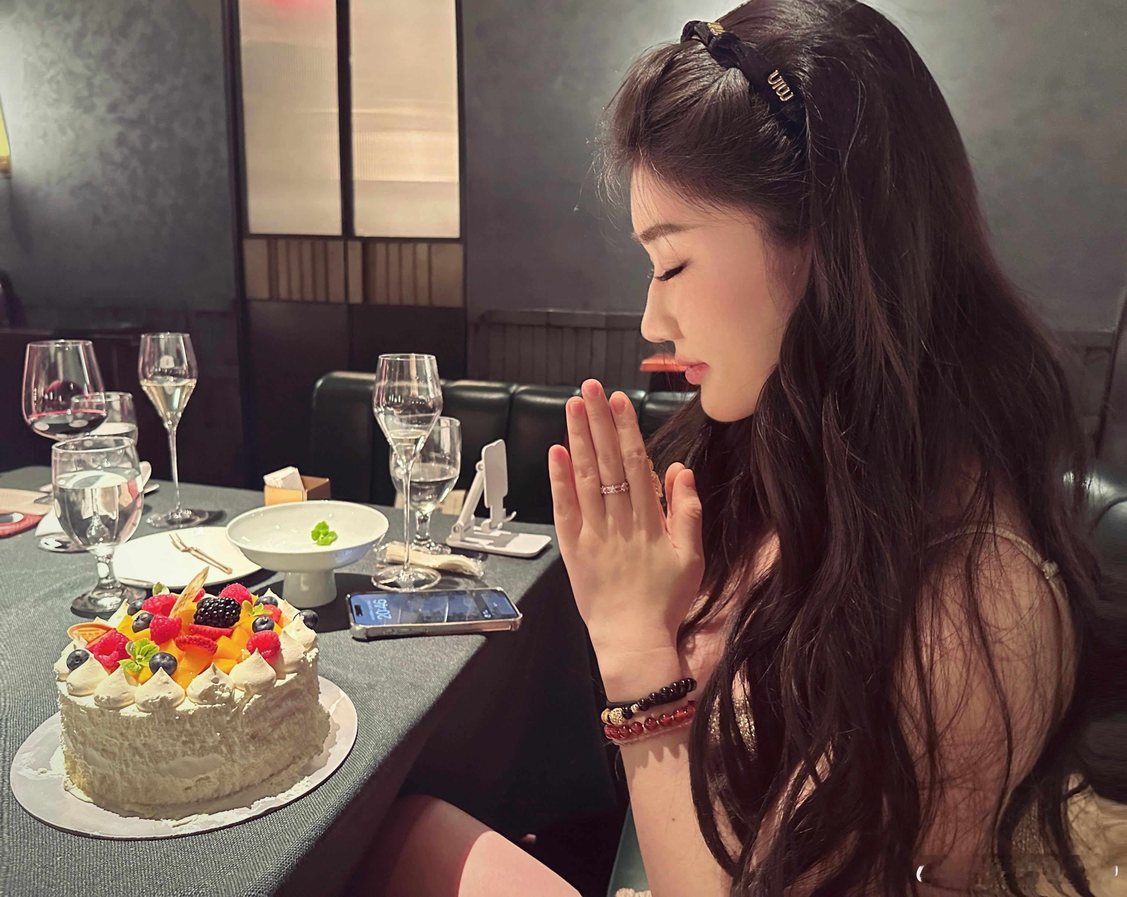 补了一下2月的生日愿望 因为那几个月没联系朋友玩 所以生日也不好意思突然找朋友给