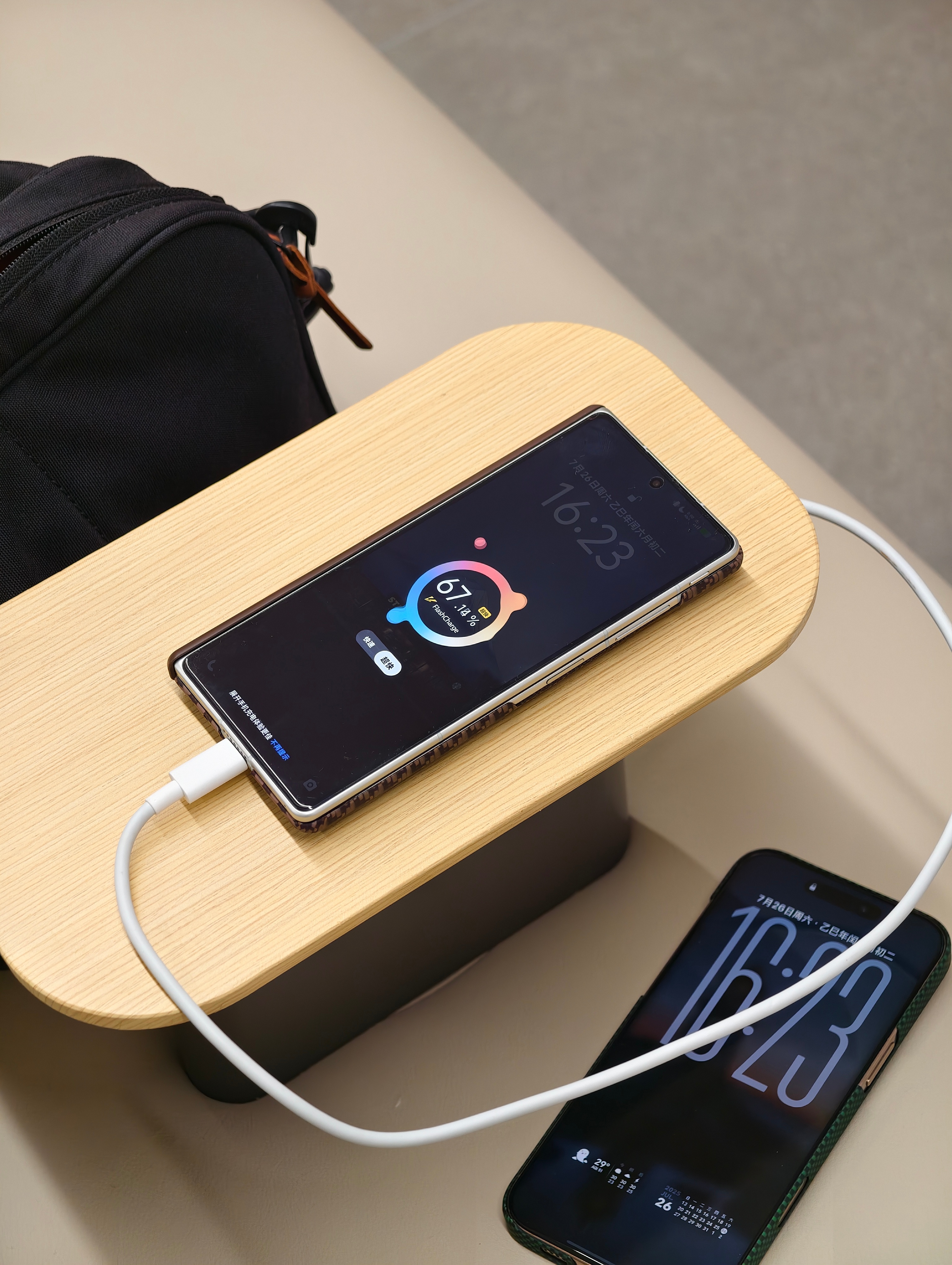 vivo 售后服务确实不错，我这台 vivo X Fold5 展开内屏时有点异响