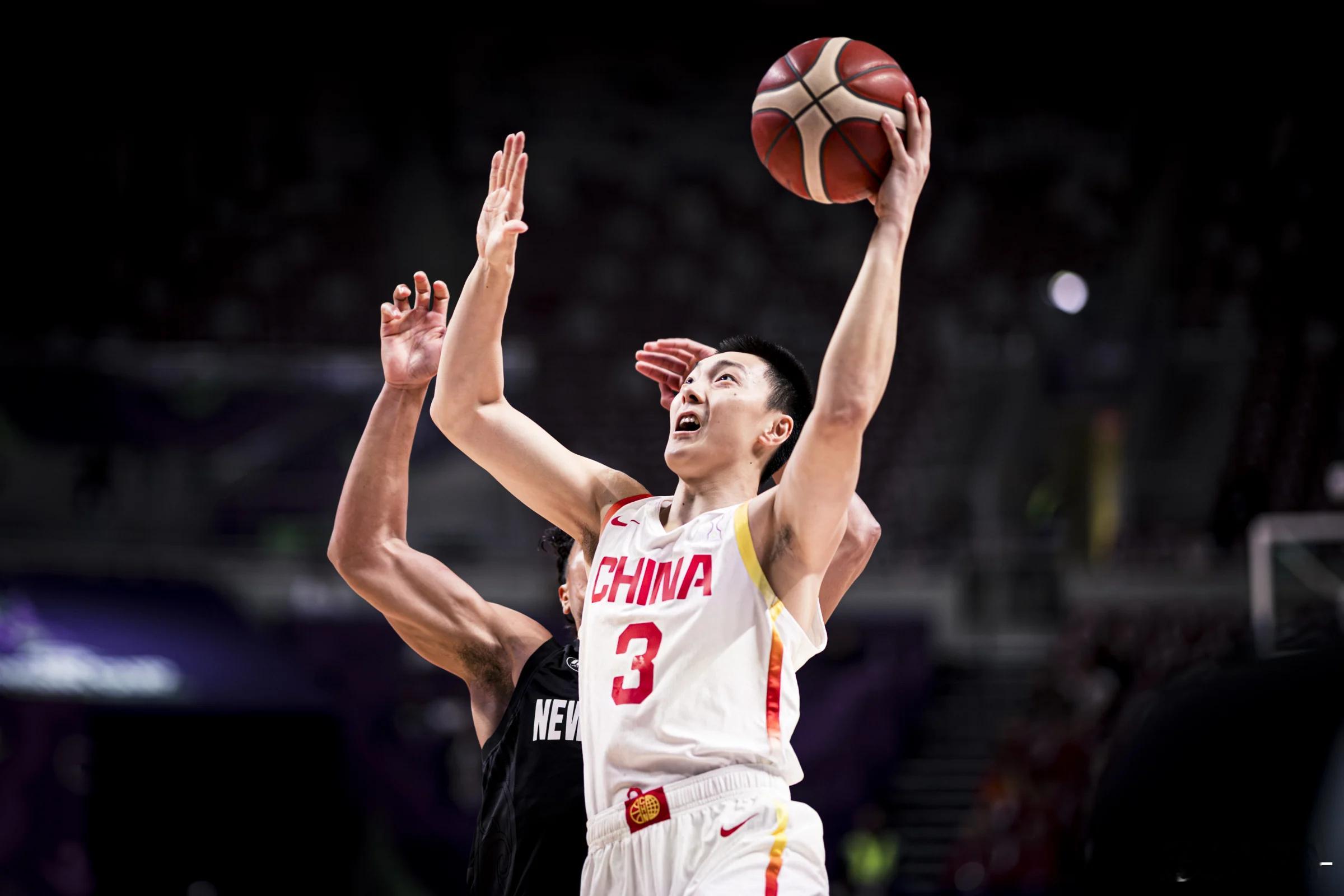 中国男篮vs新西兰男篮 ​​​ 胡明轩百发百中！！！！！10分了！ ​​​