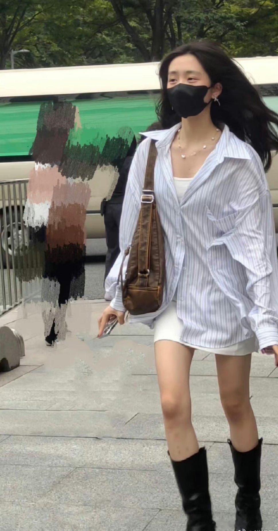 黄磊女儿黄多多瘦了好多，好美好美 ​​​