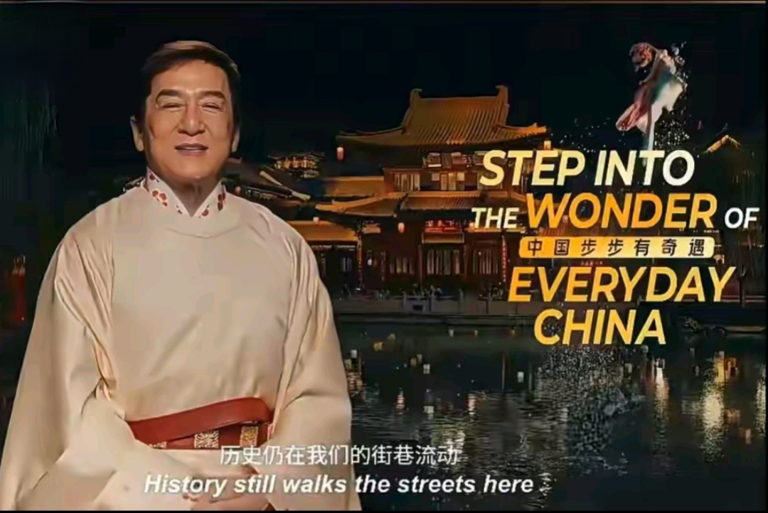 成龙穿汉服，我觉得不必过度解读吧。我估计他应该不懂现在汉服背后争论的意义，否则不