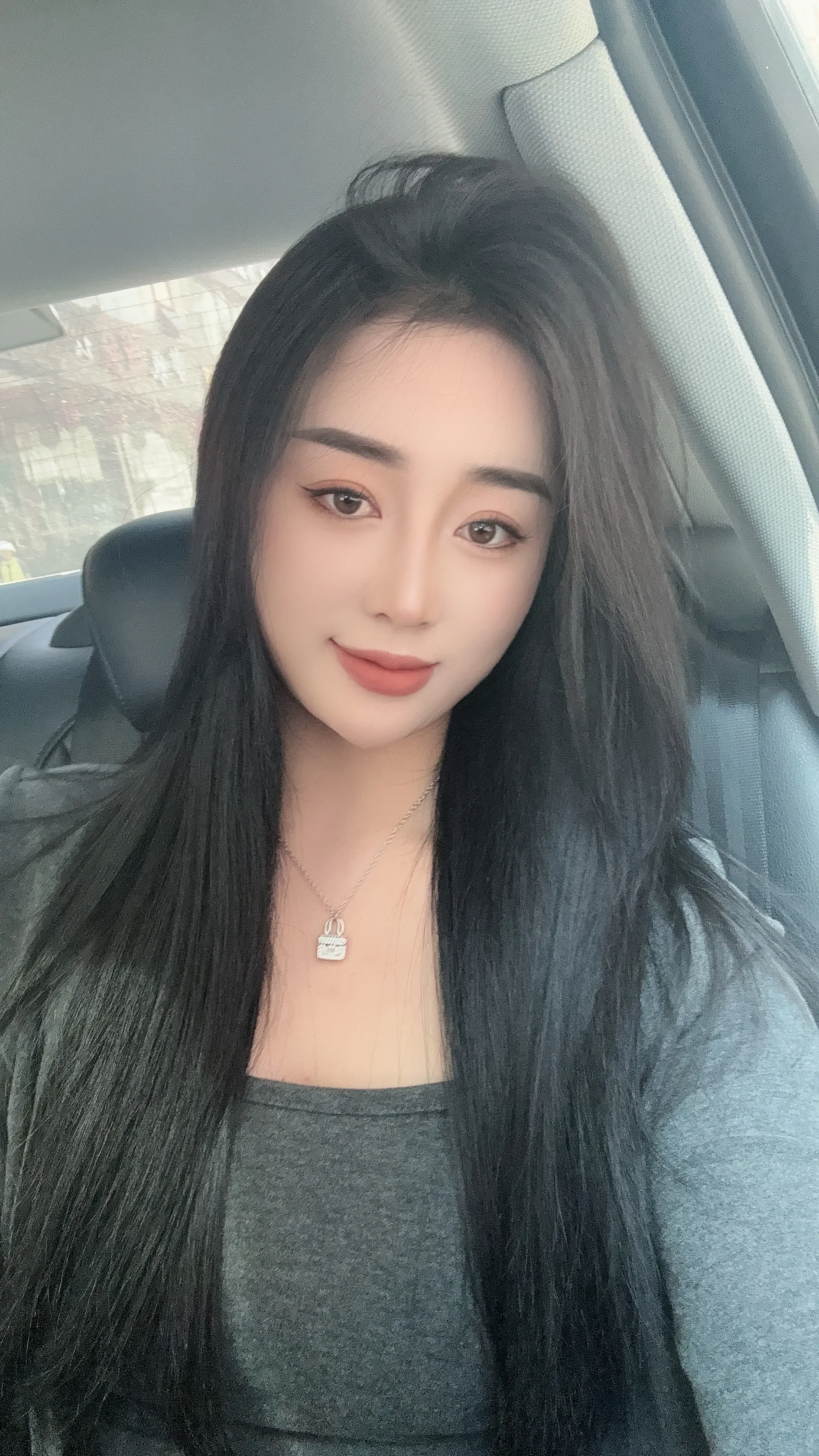 趁你老婆没在家，我想约你去看油菜花 😂