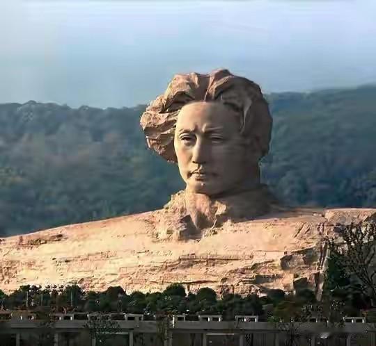如果千年、万年之后的人们要编写一部史书，并在封面上印一首诗词的话，你认为会是哪一
