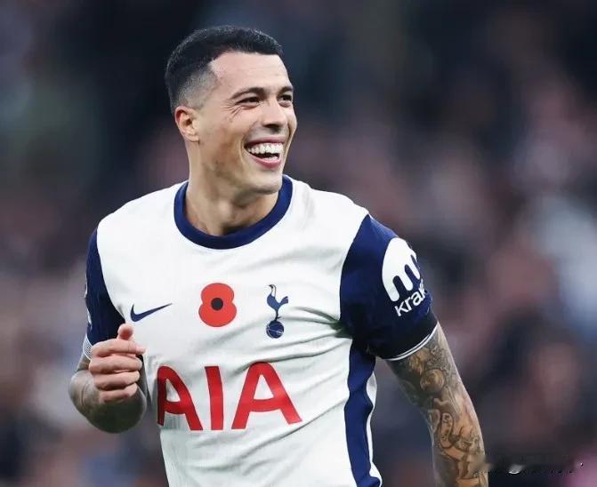 阿斯报：列维坚持为波罗标价7000万欧，皇马将阿诺德列为首选

皇马在转会市场上