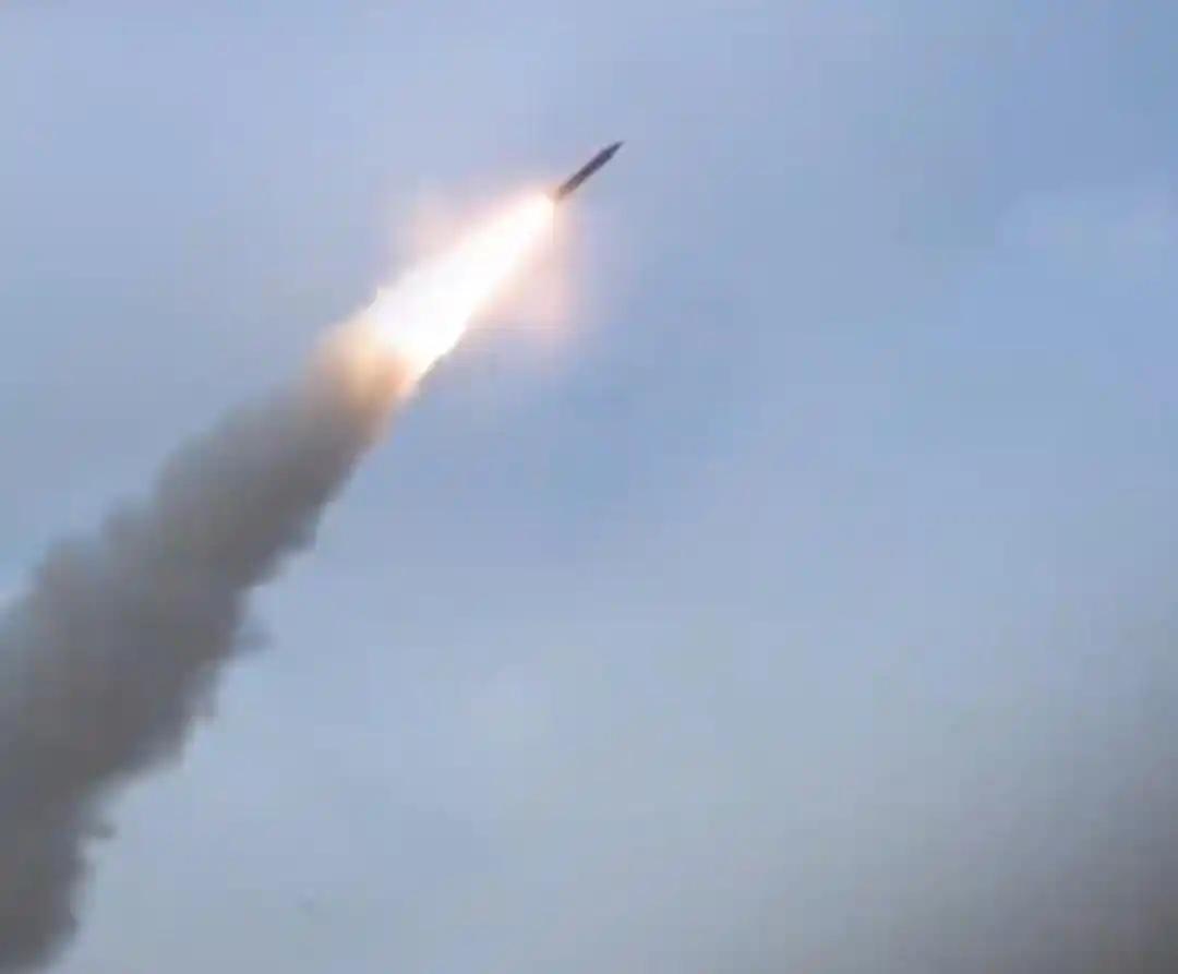 伊朗没有吹牛！首次拿出 “法塔赫-2”高超音速导弹，炸掉了以色列的大楼，死伤严重