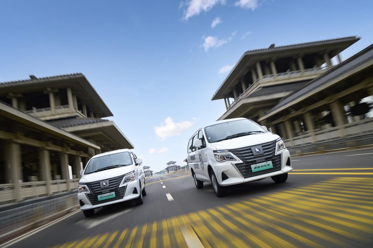 菱智新能源创富行，三百六十行生意兴
超长续航不焦虑，行行都有TA身影