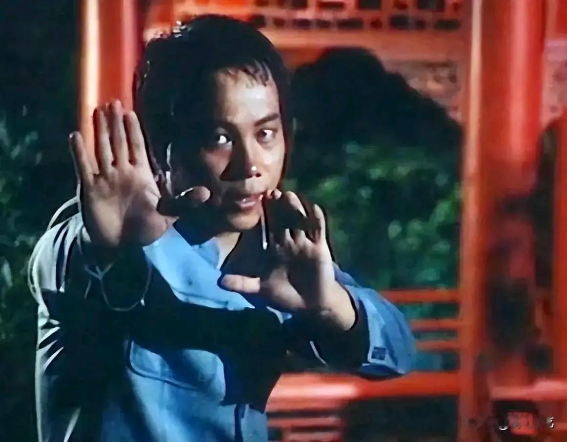 “火云邪神”梁小龙去世看到梁小龙先生离世的消息，太突然了，媒体为啥都用“火云邪神