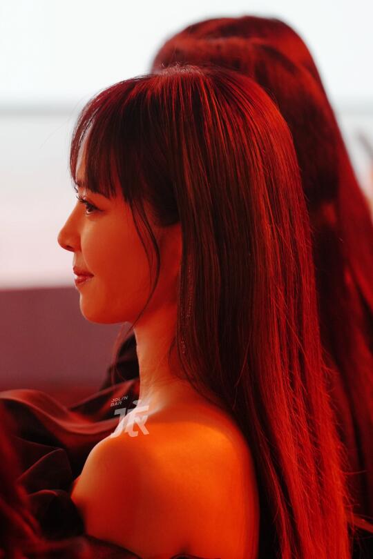 怎么美成这样🥰正面侧面都是完美弧线！