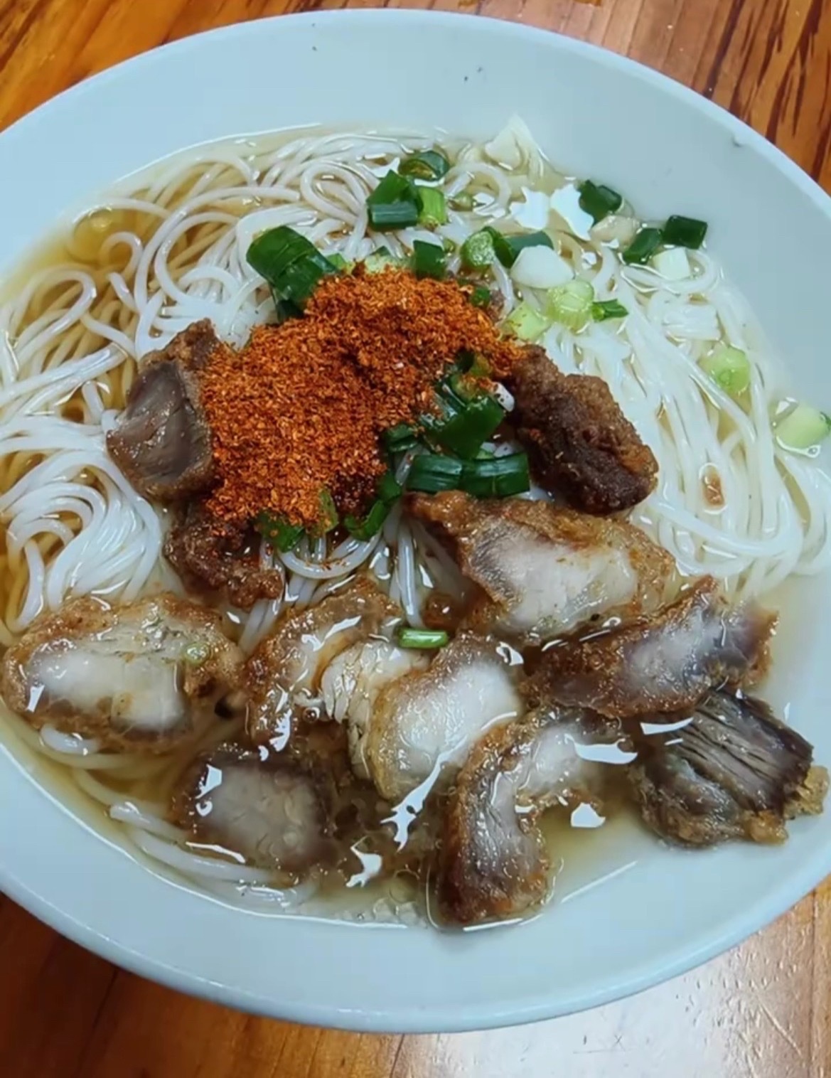 玉林容县叉烧粉玉林美食玉林美食攻略 玉林市容县县底三角铺叉烧粉，好吃又便宜！  