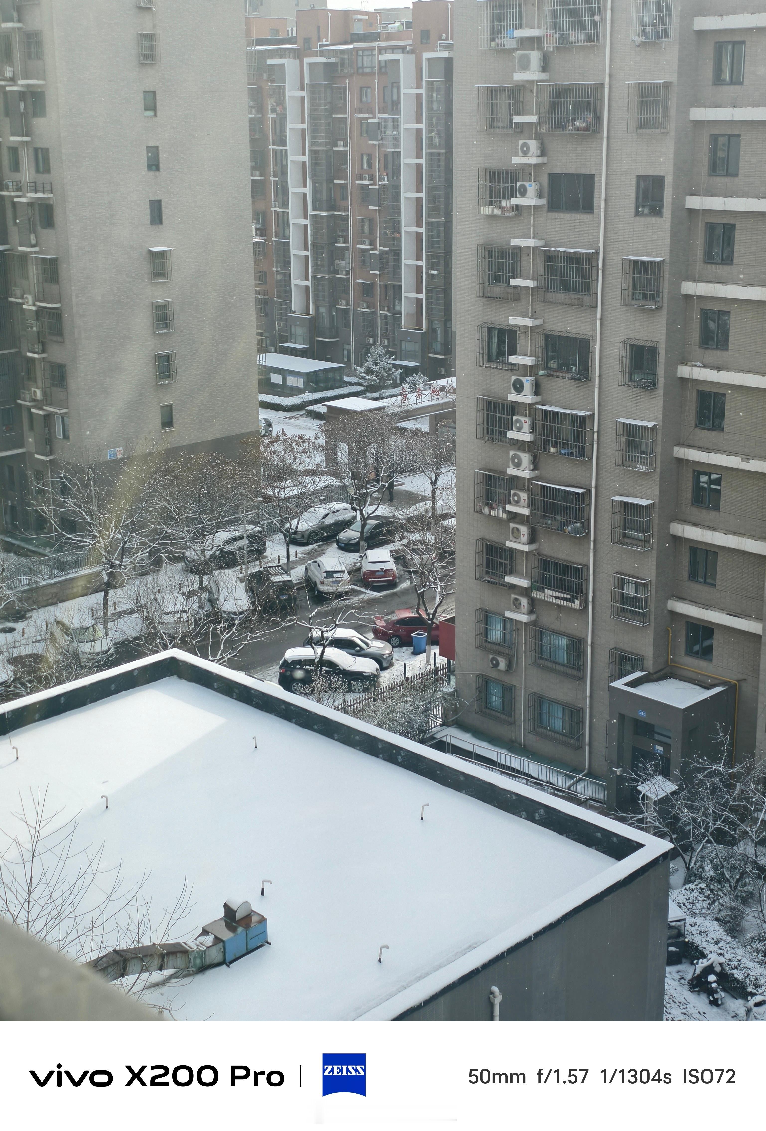 没想到赶上了第一场雪❄️  