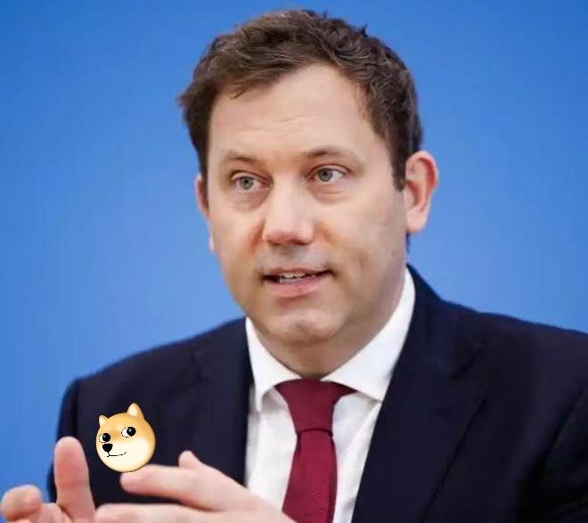 德国财政部长表态
德国财长拉尔斯·克林贝尔敦促欧洲展现强硬立场，应对全球动荡，避