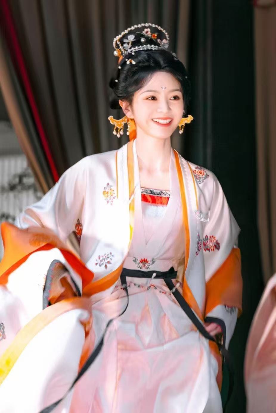 谢征下手早樊长玉想娶想嫁系 谢征下手早，不然这样一个又飒又美的樊长玉谁不想娶回家