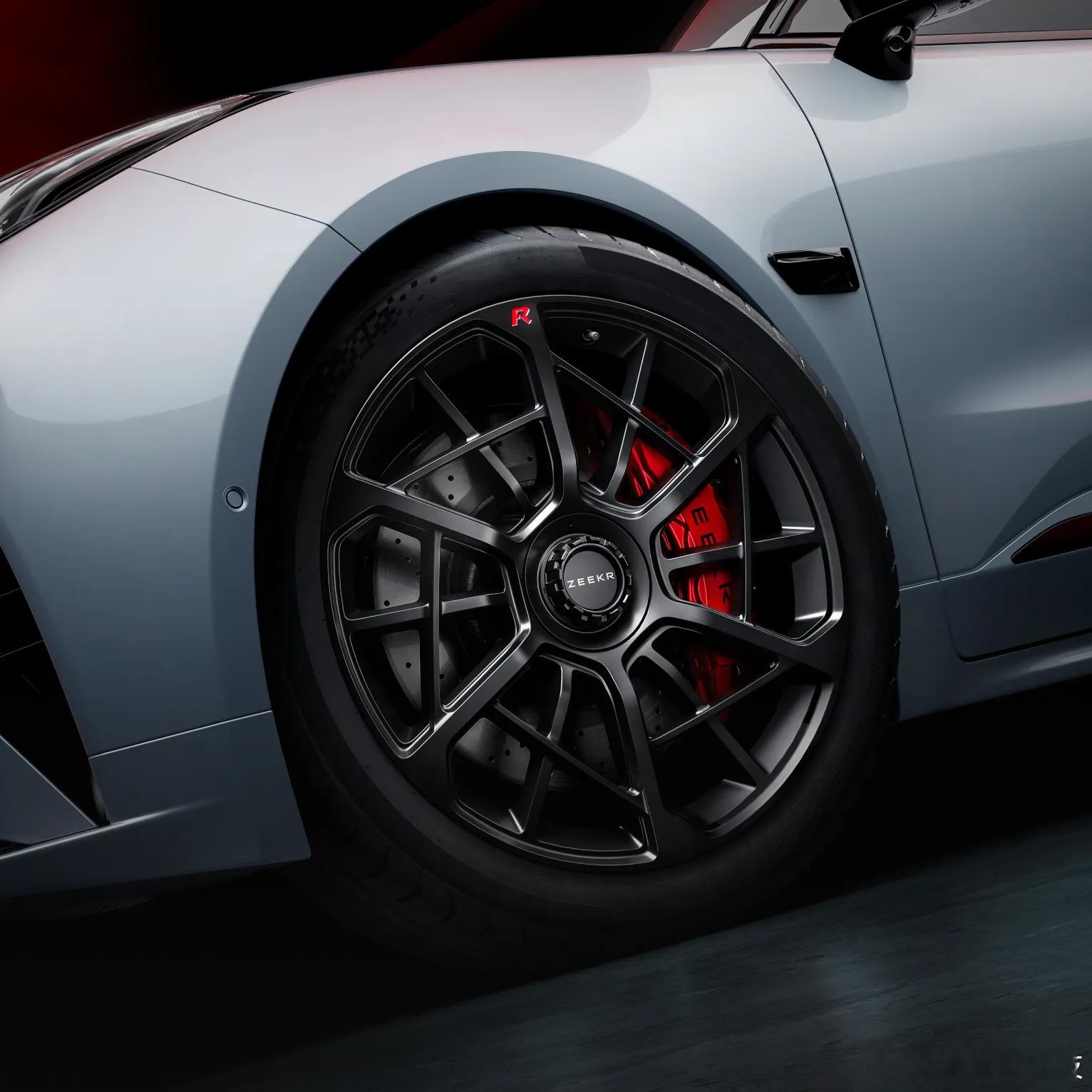 时间过得真快啊，极氪001五周年纪念版都推出了，很多地方都进行了更新：900V高