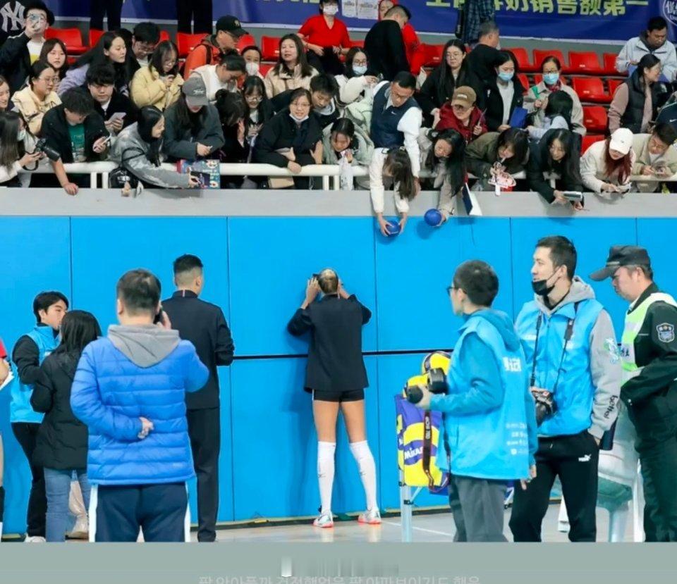女排[超话]  2024-2025中国女排超级联赛  费多罗夫采娃[超话] 小彩