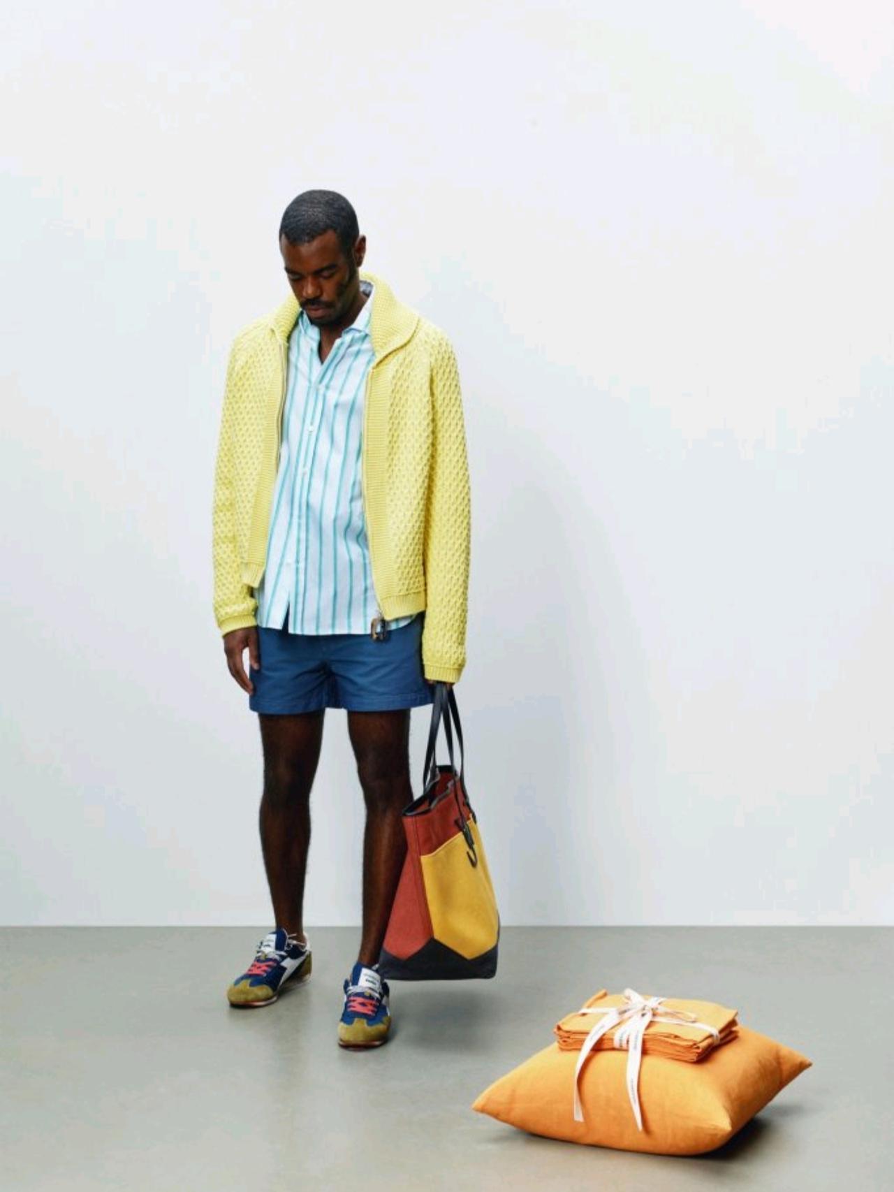 JW Anderson 2026秋冬男装系列的色彩直接取自陶艺窑变。主色调为素胚