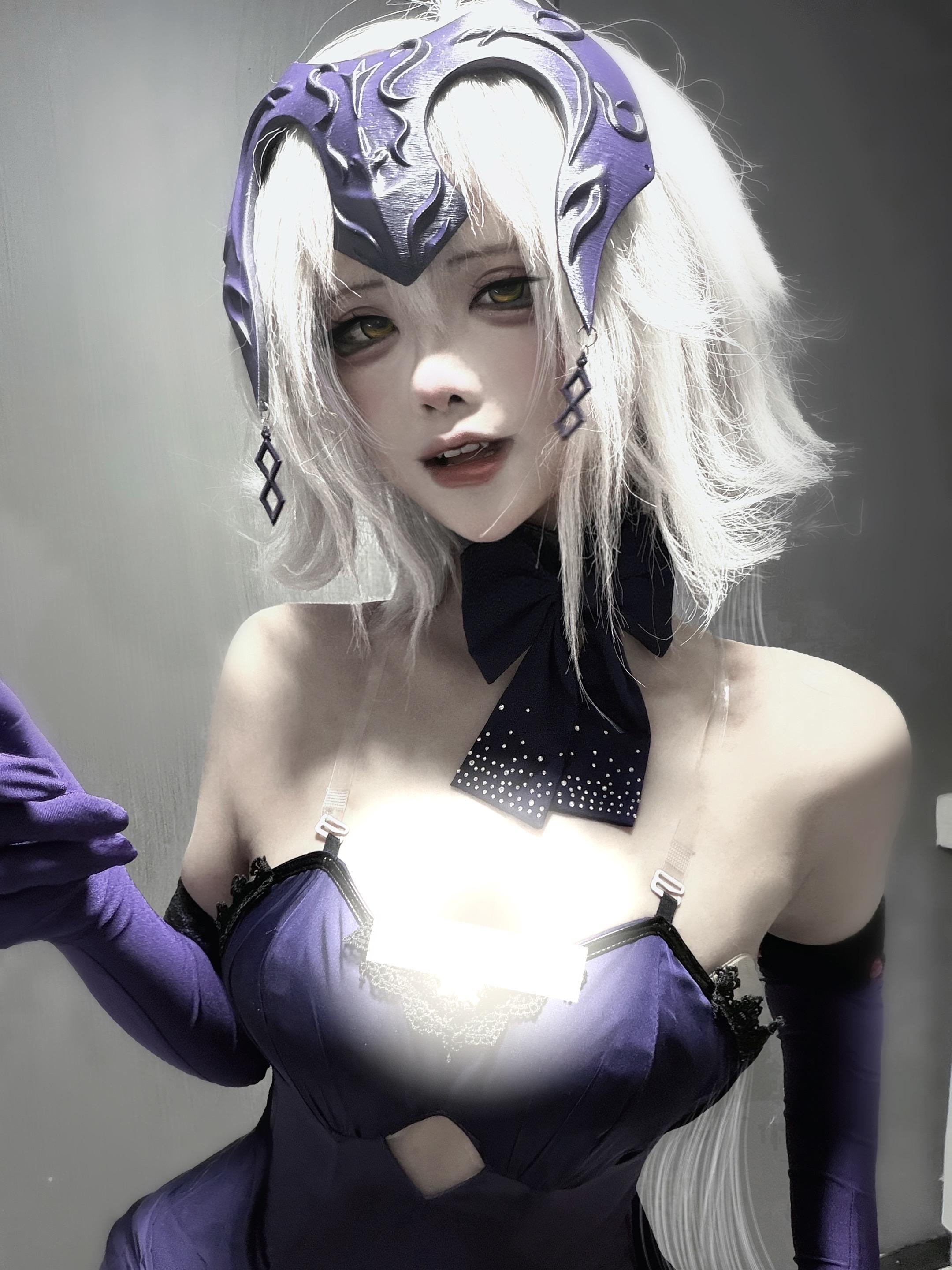 八百年不发作品一发就被深柜举报😅。